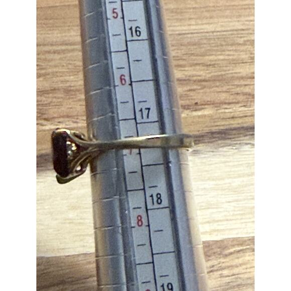 VTG Avon‎ Goldtone Garnet Costume Fashion Ruby Red Color Ring Size 7 - Picture 8 of 9